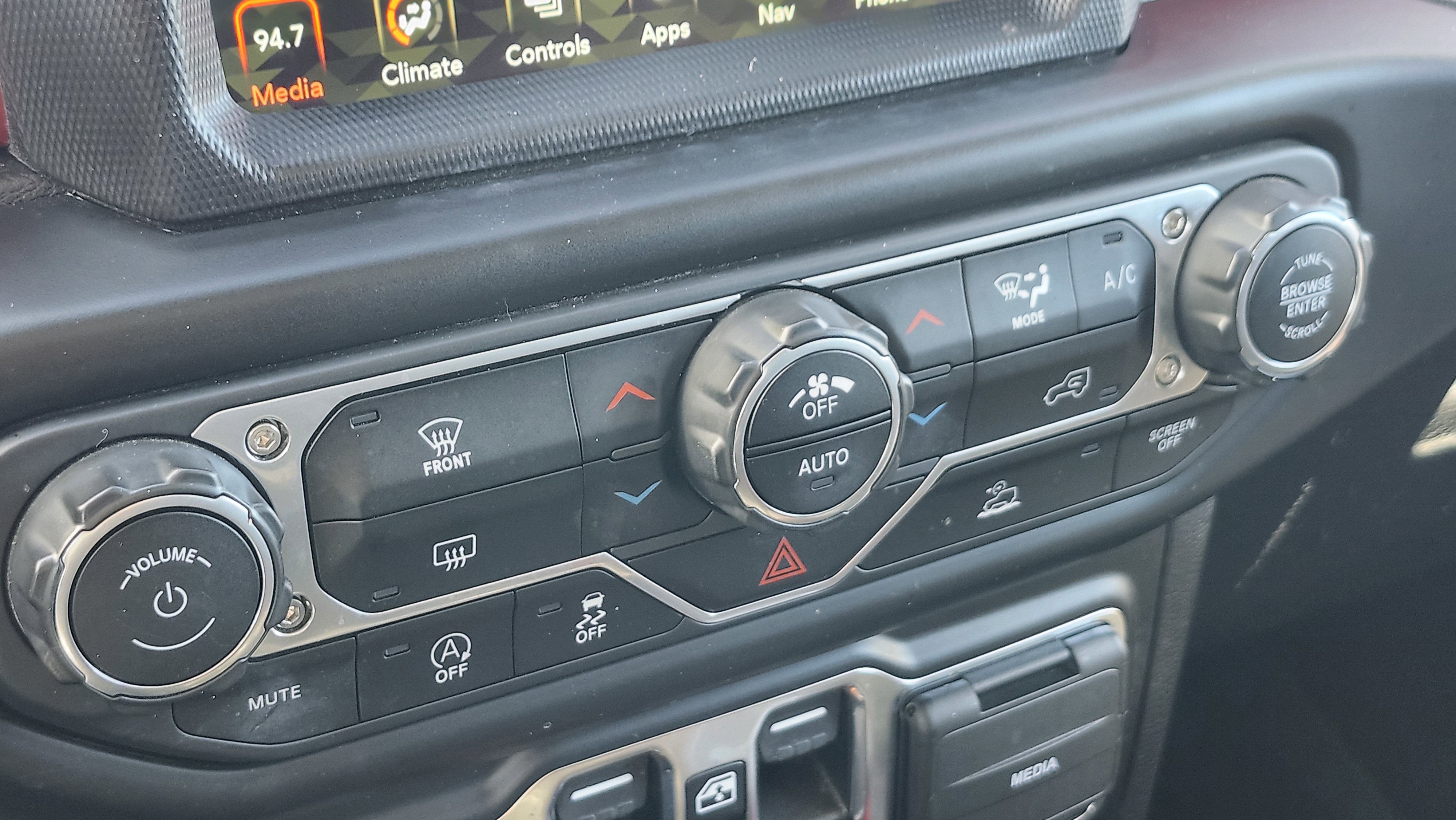 Used 2022 Jeep Wrangler Unlimited Rubicon w/ Steel Bumper Group image 29