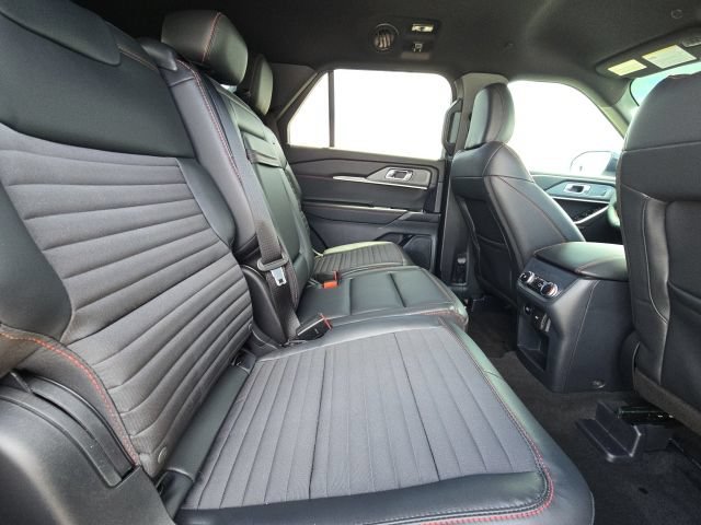 Used 2026 Ford Explorer ST-Line RWD image 16