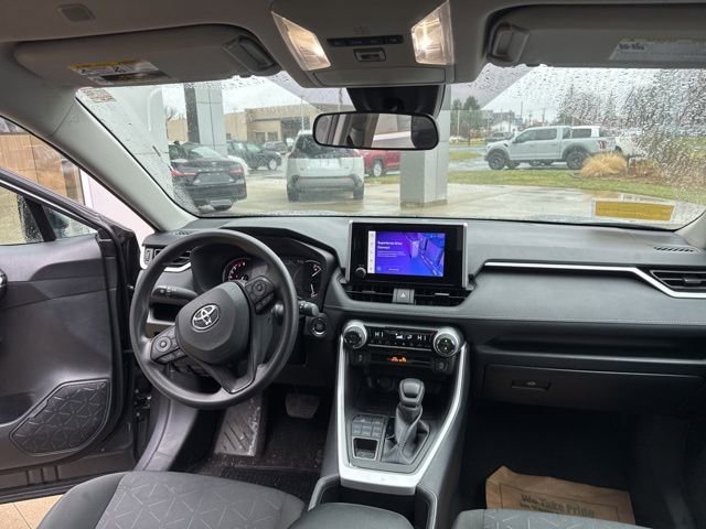 Used 2025 Toyota RAV4 XLE AWD/4WD image 30