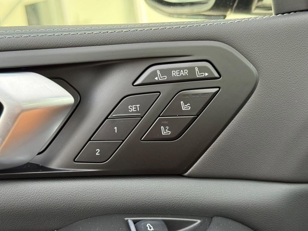 New 2026 BMW X7 xDrive40i w/ Executive Package image 12