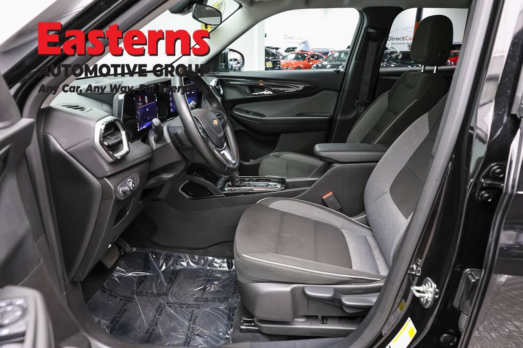 Used 2026 Chevrolet TrailBlazer LT w/ LT Cold Weather Package AWD/4WD image 14