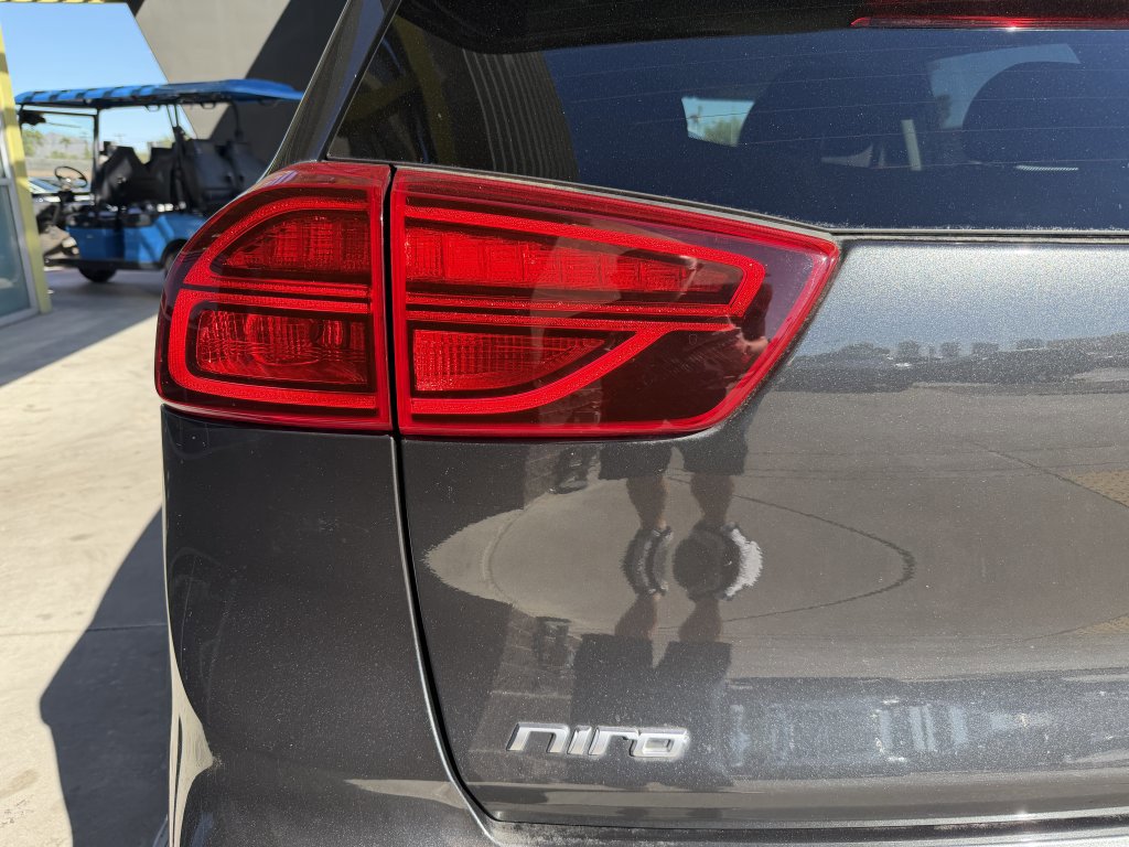 Used 2022 Kia Niro EX image 14