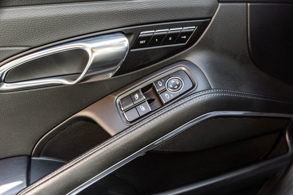 Used 2018 Porsche 911 Carrera image 15
