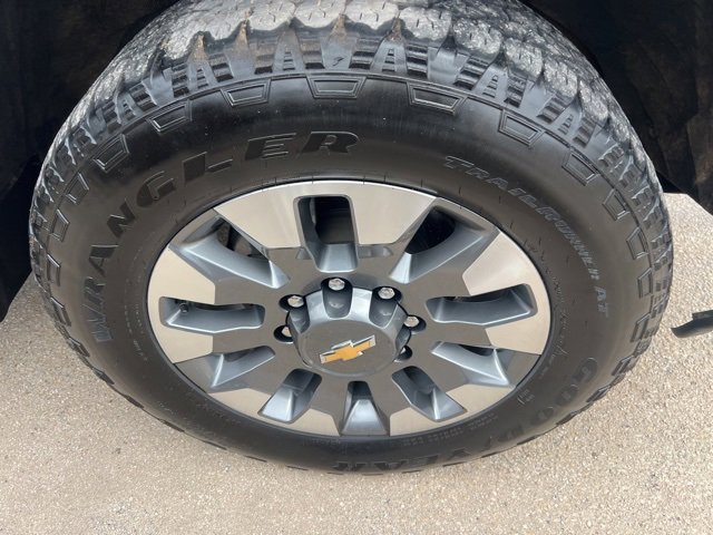 Used 2024 Chevrolet Silverado 2500 Custom w/ Custom Value Package image 8