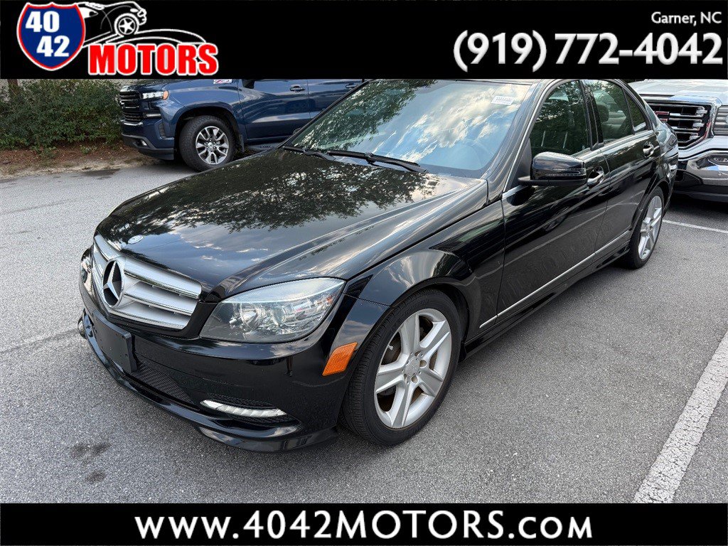 Used 2011 Mercedes-Benz C 300 4MATIC Sedan image 1