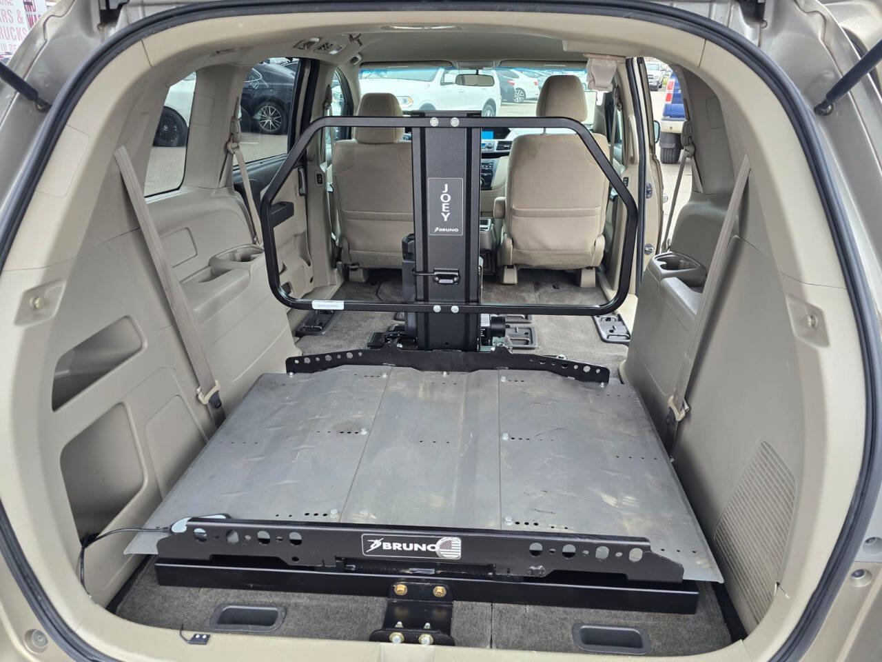 Used 2011 Honda Odyssey EX image 26