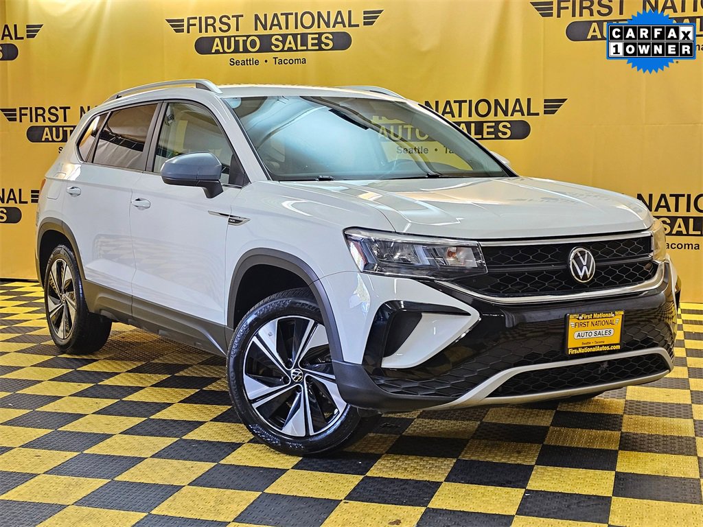 Used 2024 Volkswagen Taos SE image 1