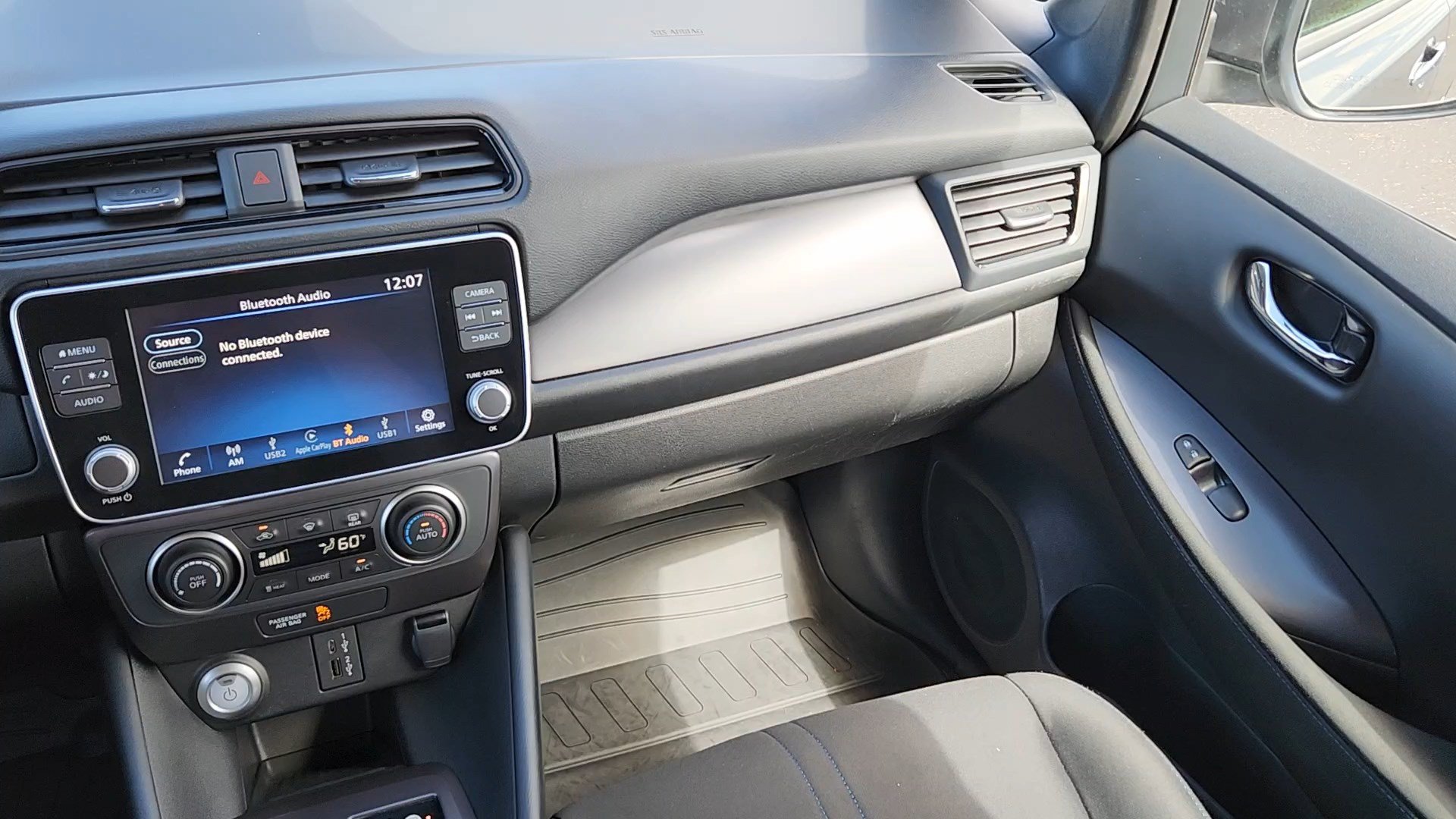 Used 2025 Nissan Leaf S FWD image 6