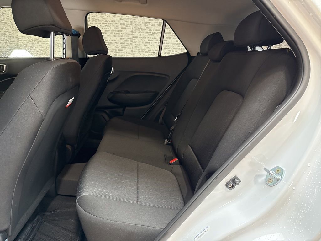 Used 2025 Hyundai Venue SE image 14