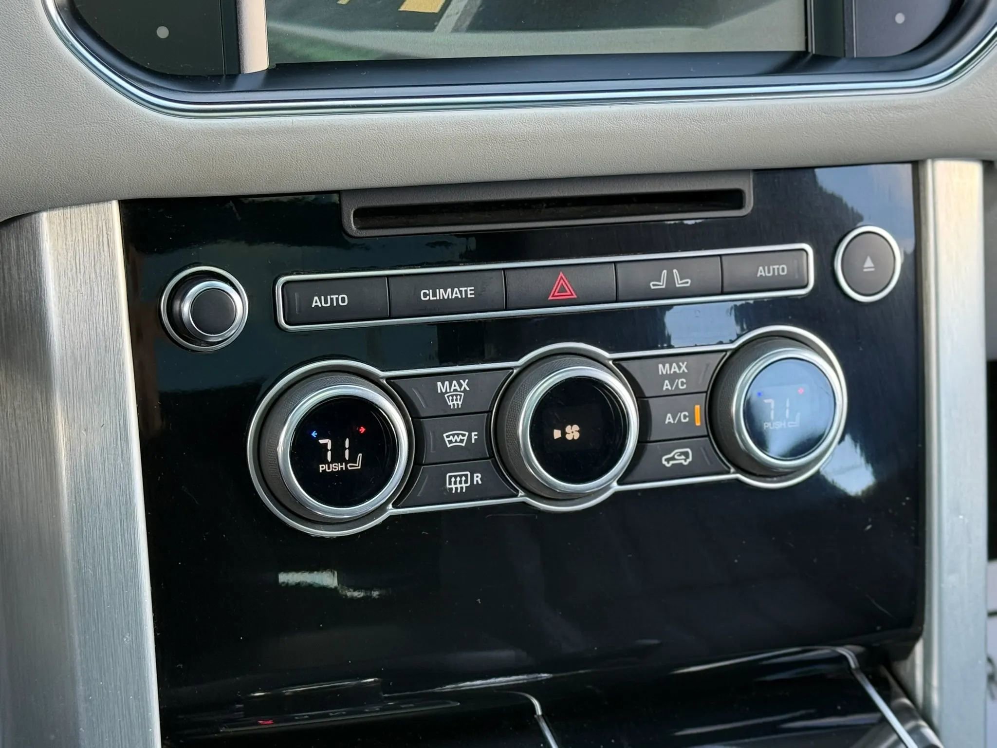 Used 2016 Land Rover Range Rover HSE image 21