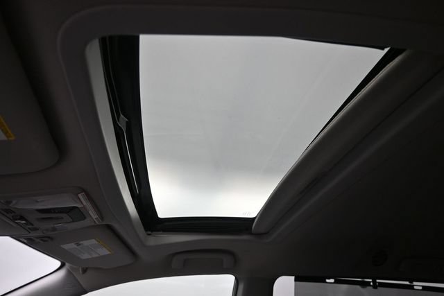 Used 2020 Toyota Sienna XLE FWD image 19