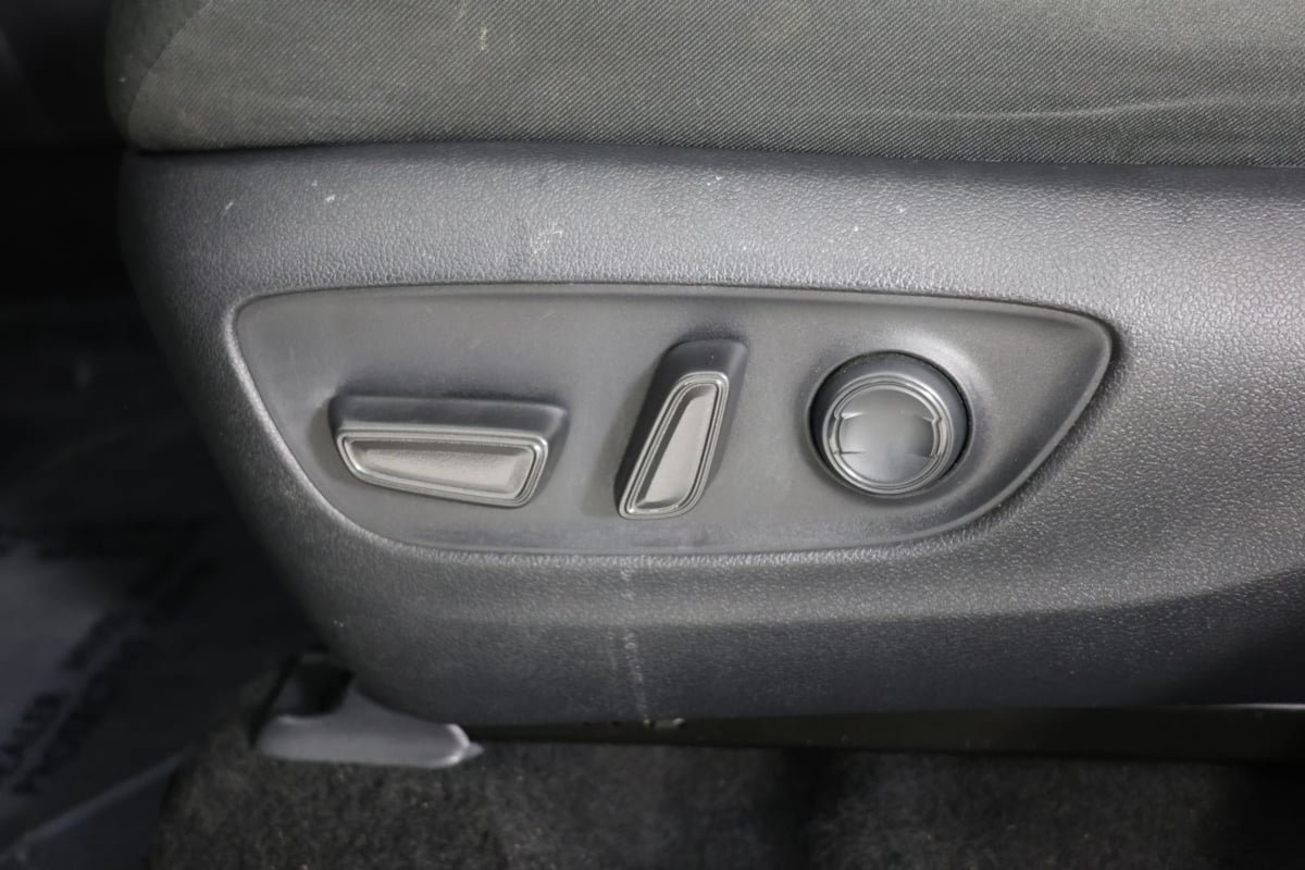 Used 2022 Toyota RAV4 XLE AWD/4WD image 22