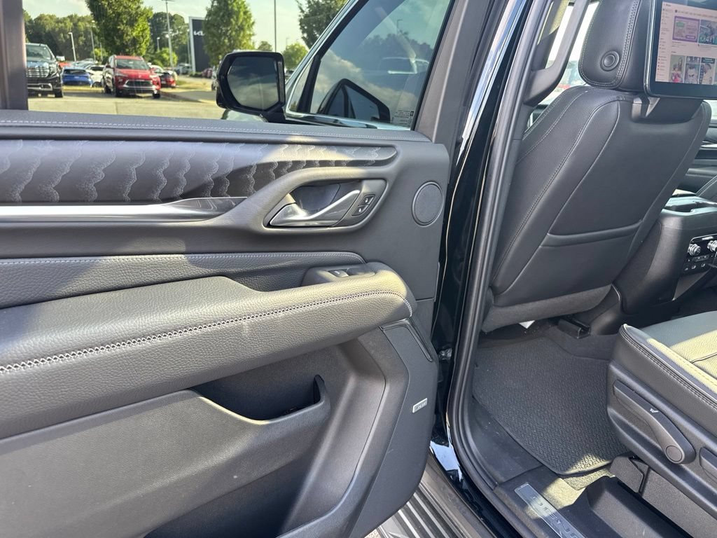 Used 2024 GMC Yukon Denali w/ Advanced Technology Package AWD/4WD image 22