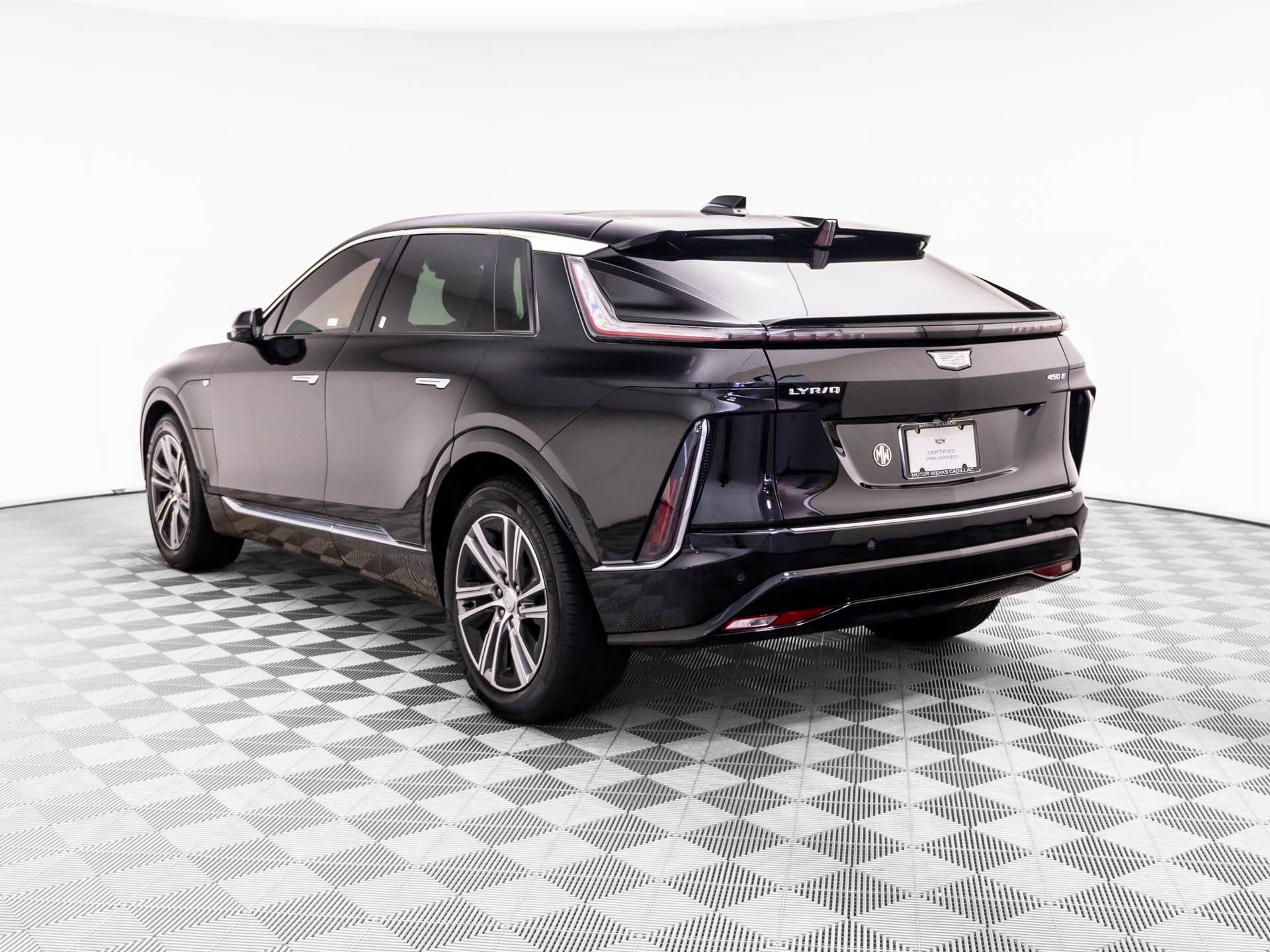Certified 2024 Cadillac Lyriq Luxury RWD image 3