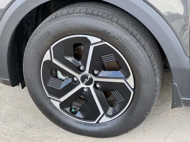 Used 2023 Kia Niro EX FWD image 7