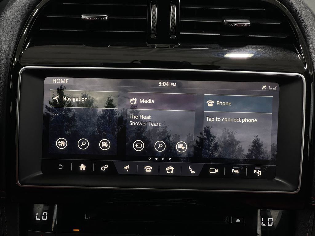 Used 2020 Jaguar F-PACE Checkered Flag image 25