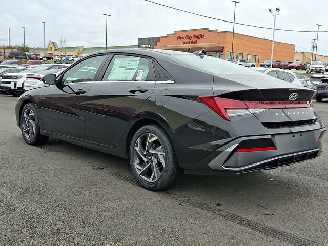 New 2026 Hyundai Elantra Limited image 3