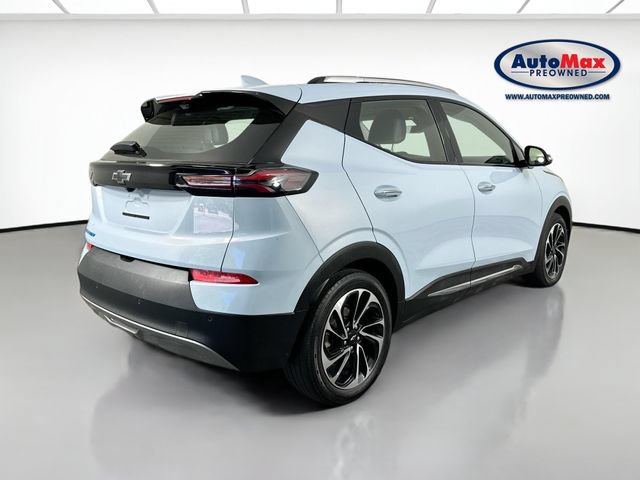 Used 2023 Chevrolet Bolt EUV Premier w/ Sun & Sound Package FWD image 2