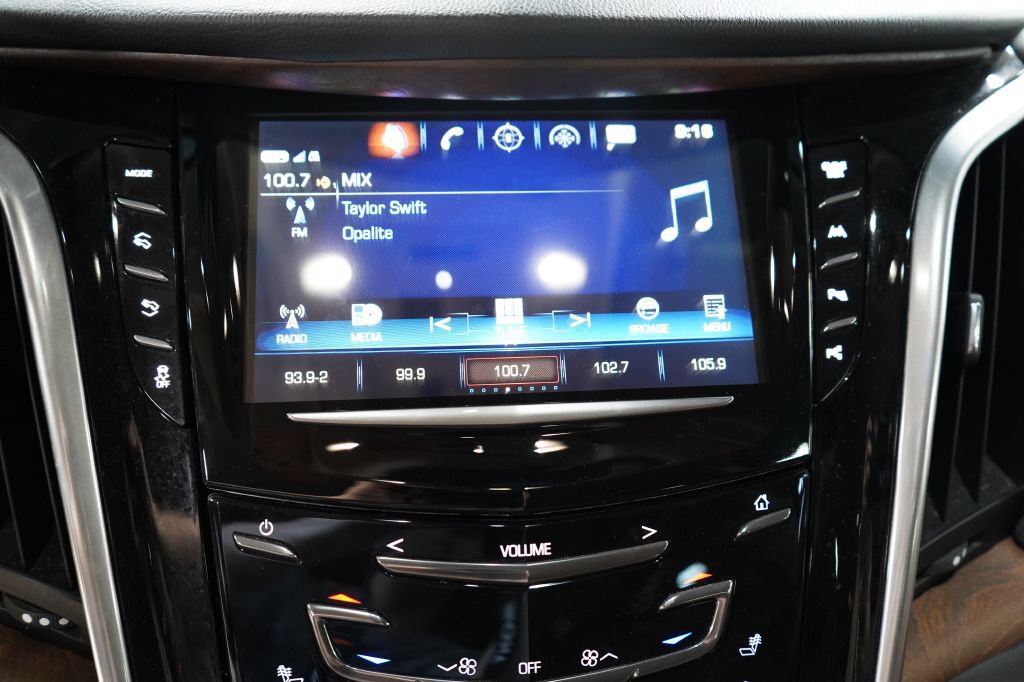 Used 2020 Cadillac Escalade Premium Luxury RWD image 31