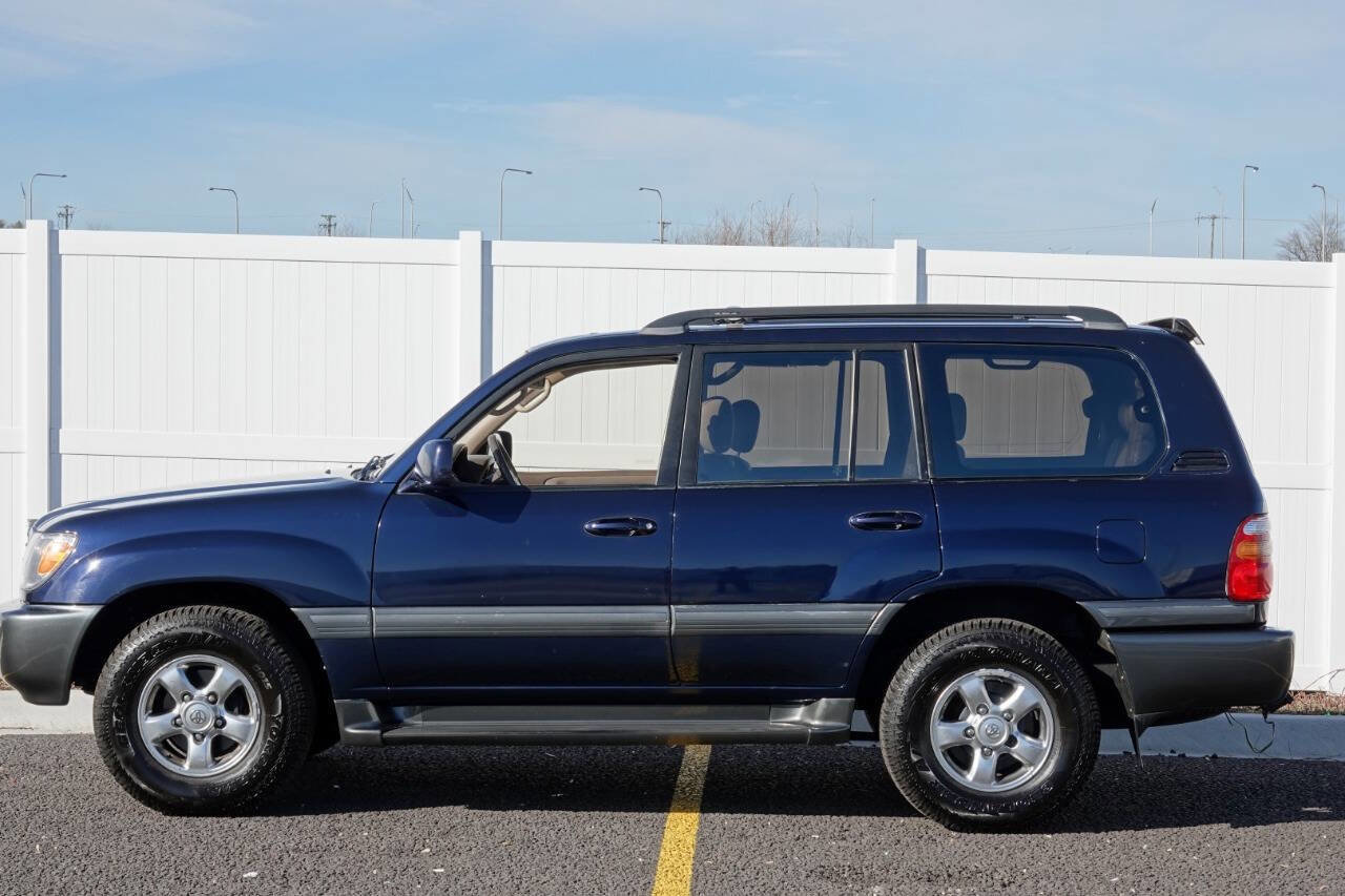 Used 2002 Toyota Land Cruiser AWD/4WD image 16