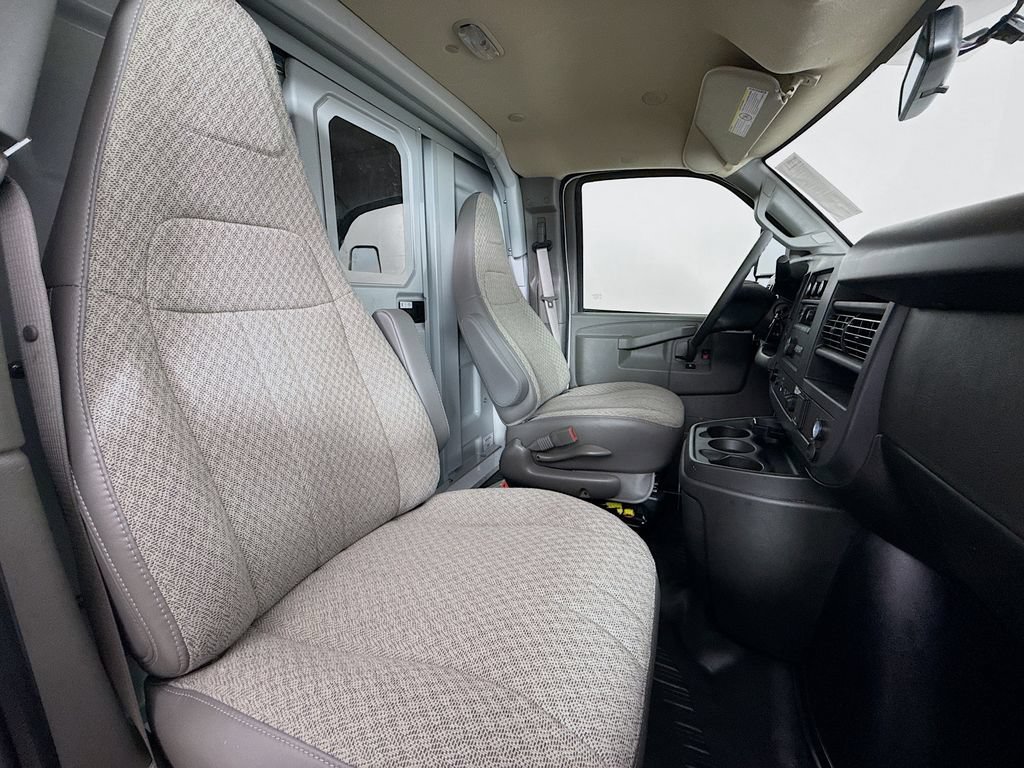New 2025 GMC Savana 3500 w/ Power Convenience Package RWD image 27