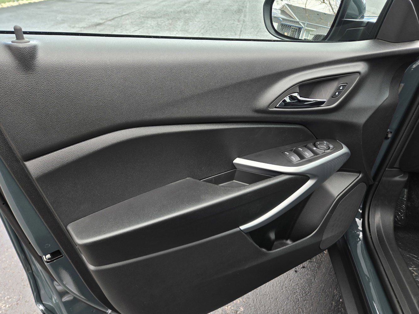 New 2026 Chevrolet Trax LS w/ LS Convenience Package FWD image 20