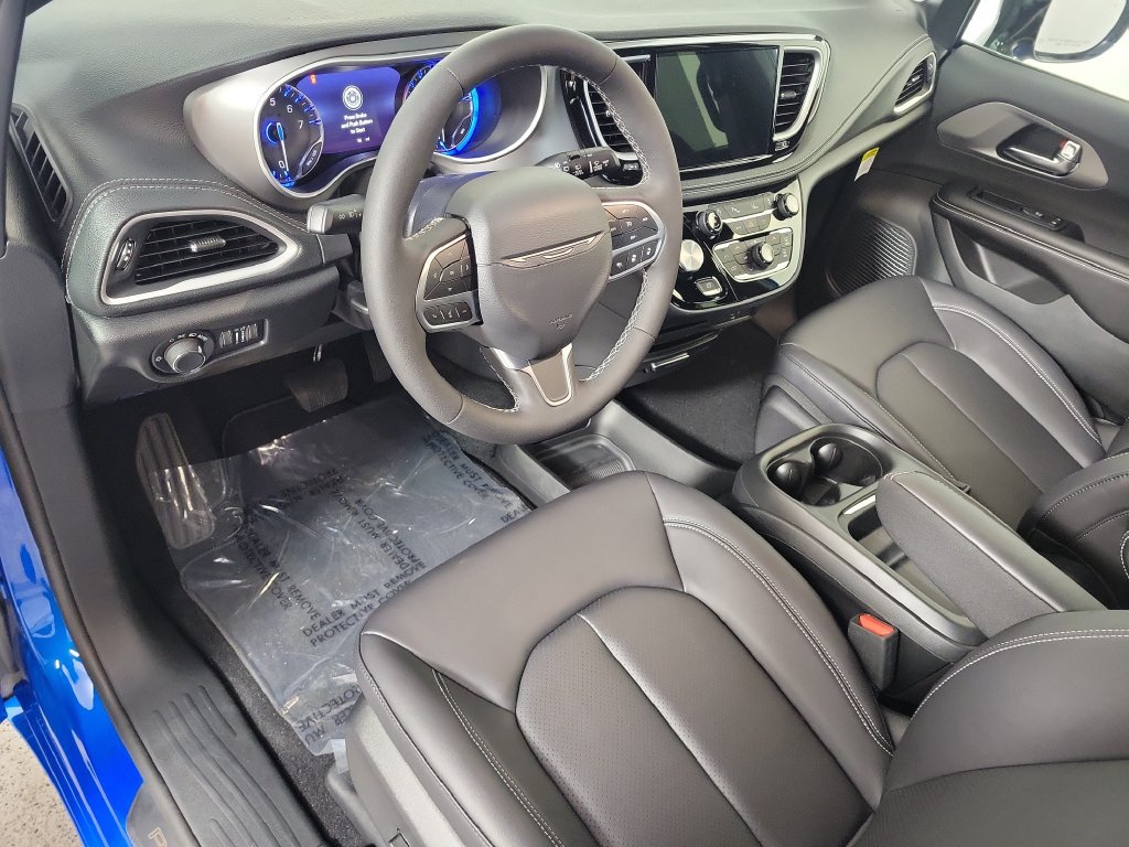 New 2027 Chrysler Pacifica Select FWD image 11