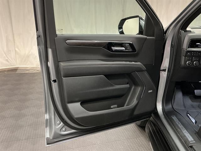 New 2026 Chevrolet Suburban Premier AWD/4WD image 19
