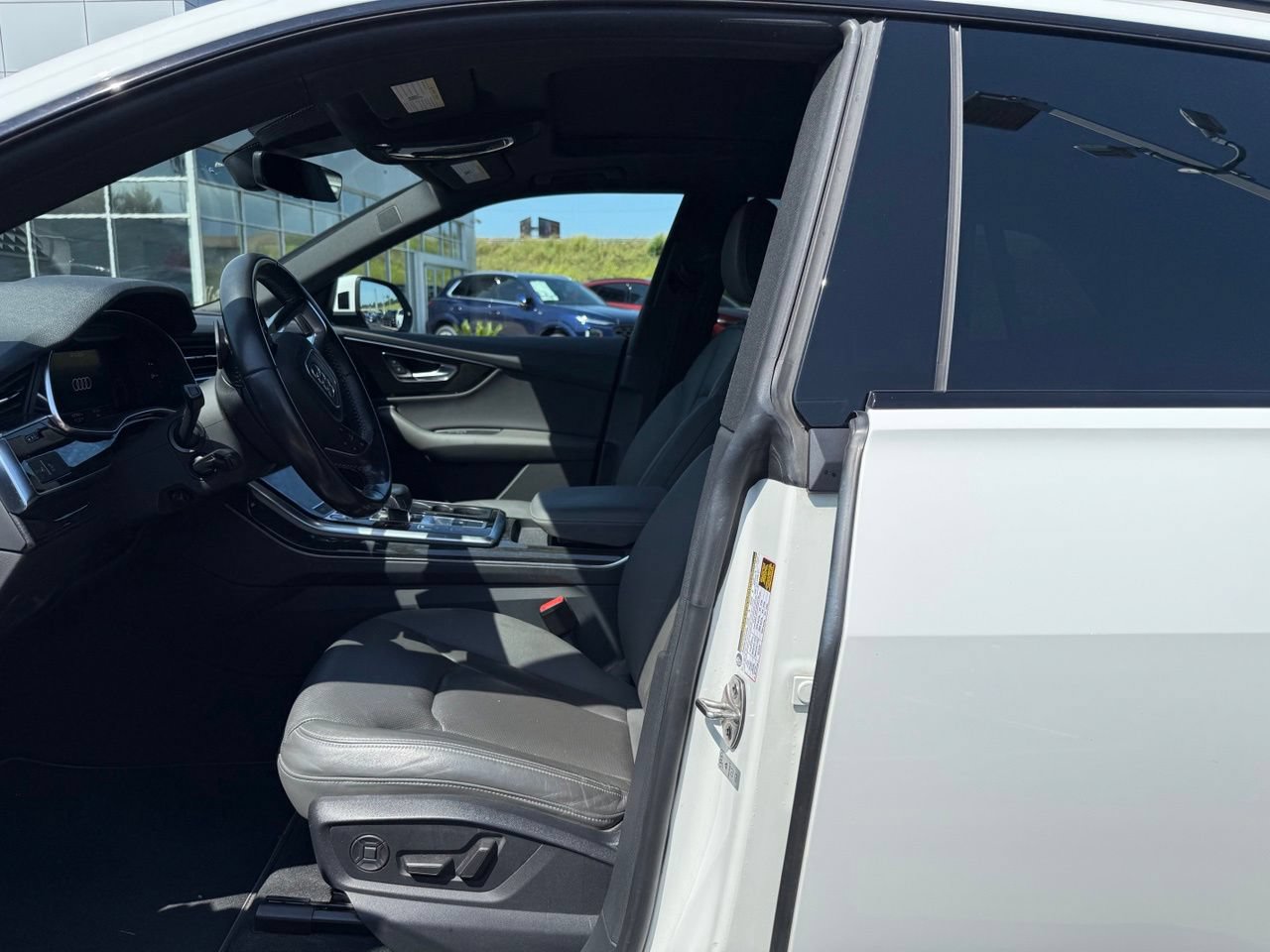 Used 2019 Audi Q8 Premium Plus w/ Premium Plus AWD/4WD image 10