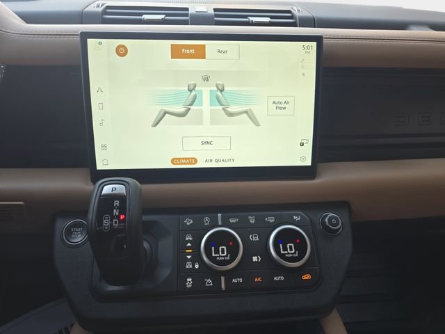 Used 2025 Land Rover Defender 130 X-Dynamic SE image 25