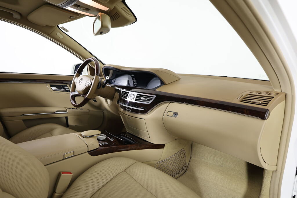 Used 2013 Mercedes-Benz S 550 4MATIC image 24