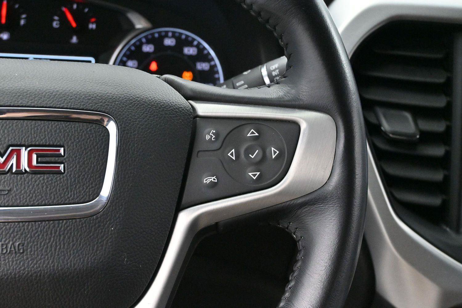 Used 2019 GMC Acadia SLT FWD image 16