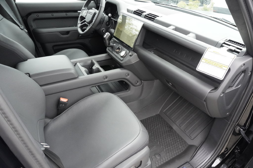New 2026 Land Rover Defender 110 OCTA AWD/4WD image 22