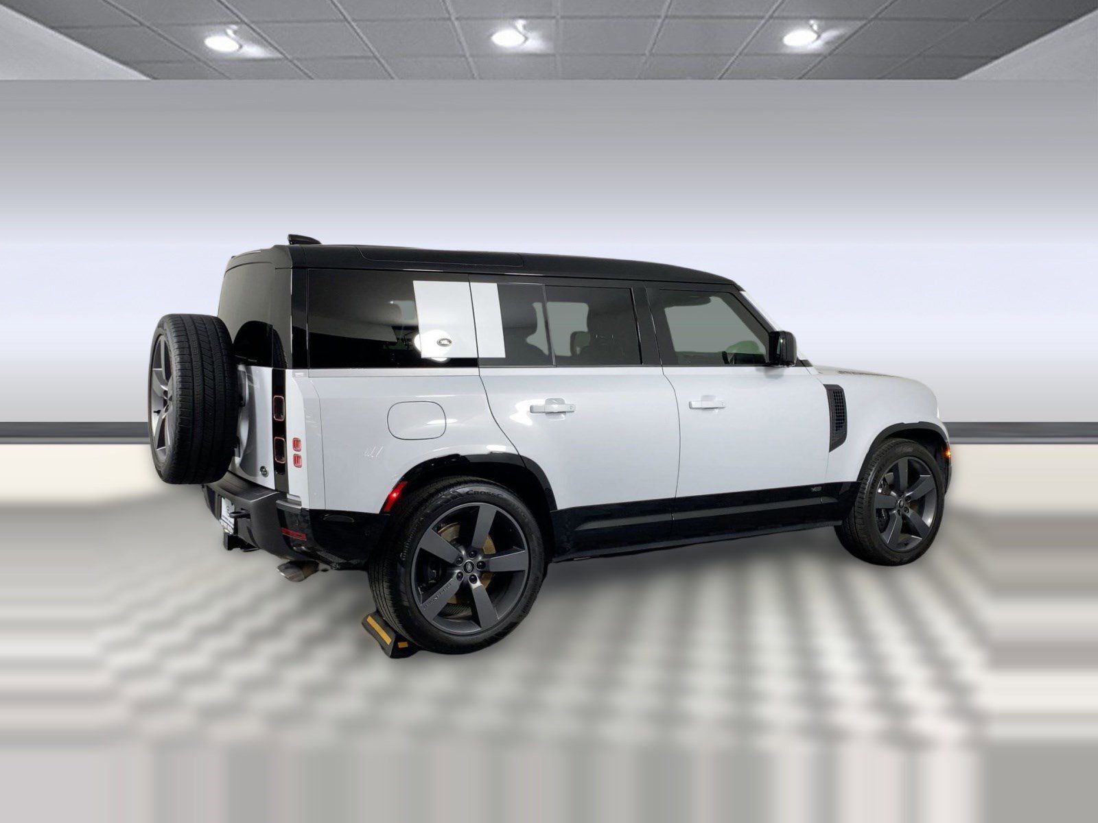 Used 2023 Land Rover Defender 110 V8 image 8