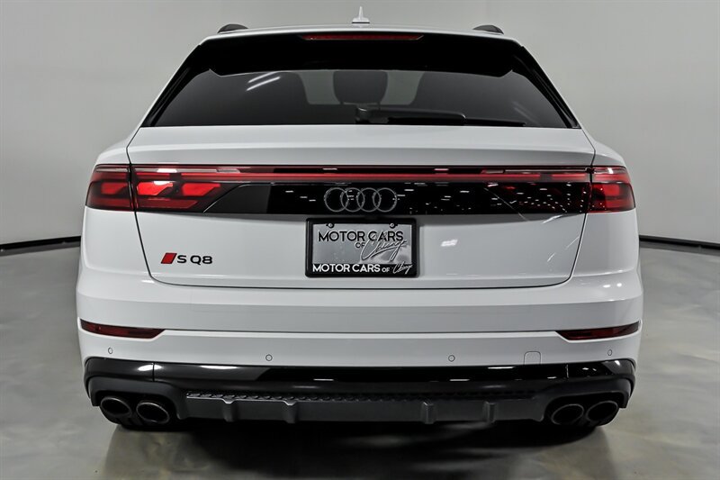 Used 2025 Audi SQ8 Prestige AWD/4WD image 8