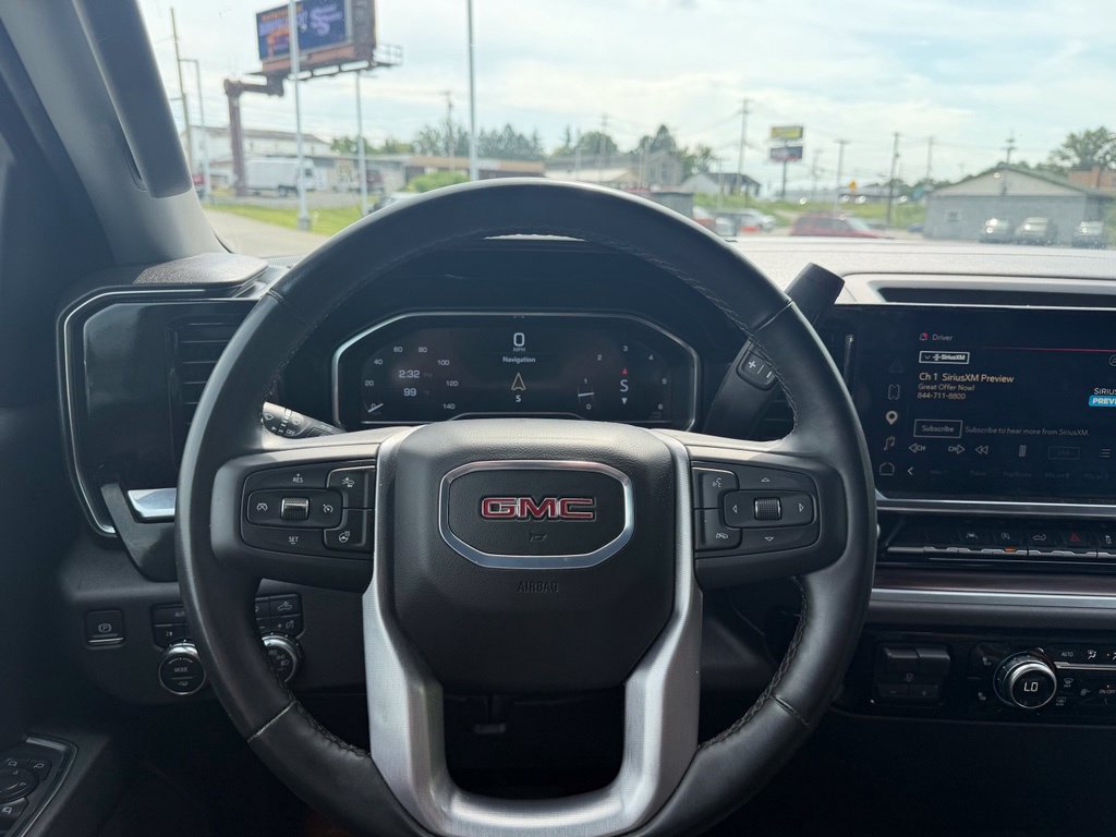 Used 2025 GMC Sierra 1500 SLT AWD/4WD image 25