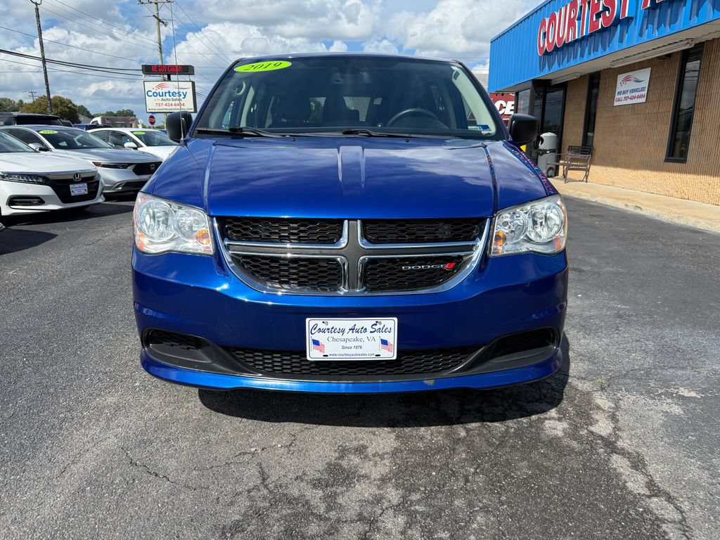 Used 2019 Dodge Grand Caravan SE FWD image 2