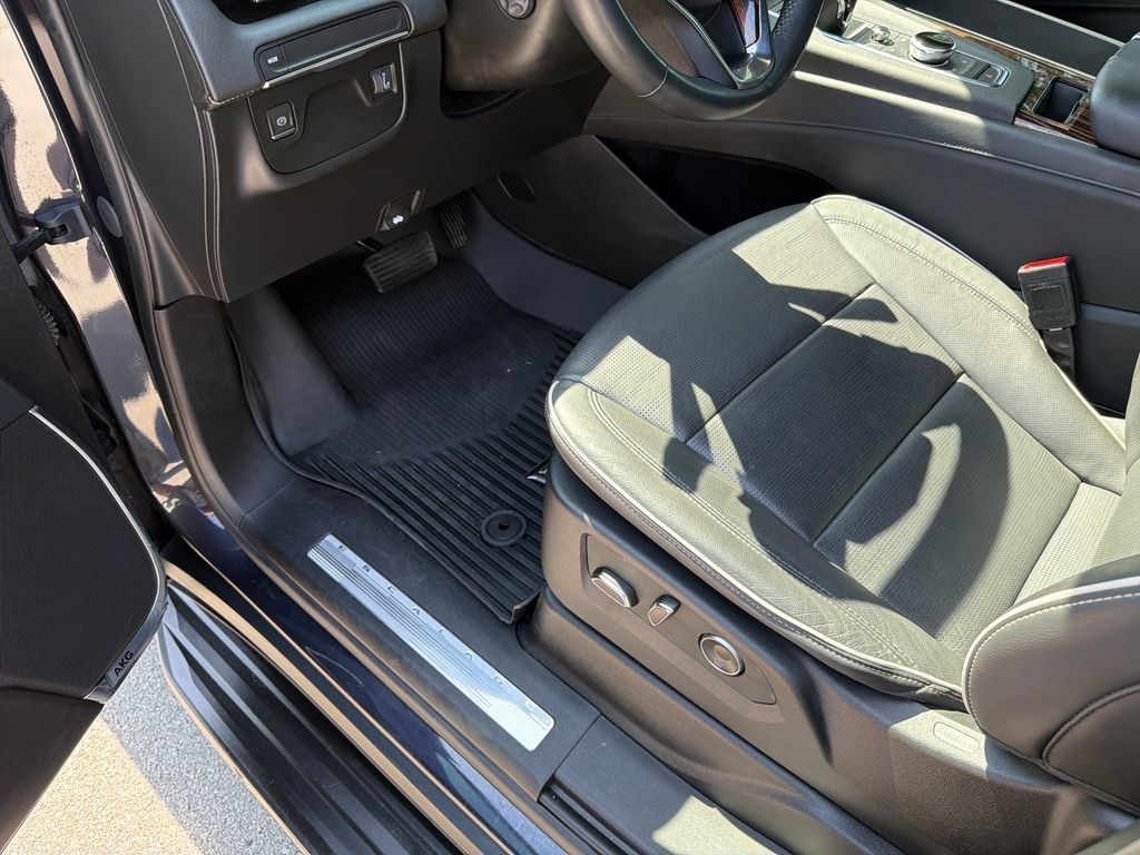 Used 2023 Cadillac Escalade ESV Premium Luxury RWD image 21