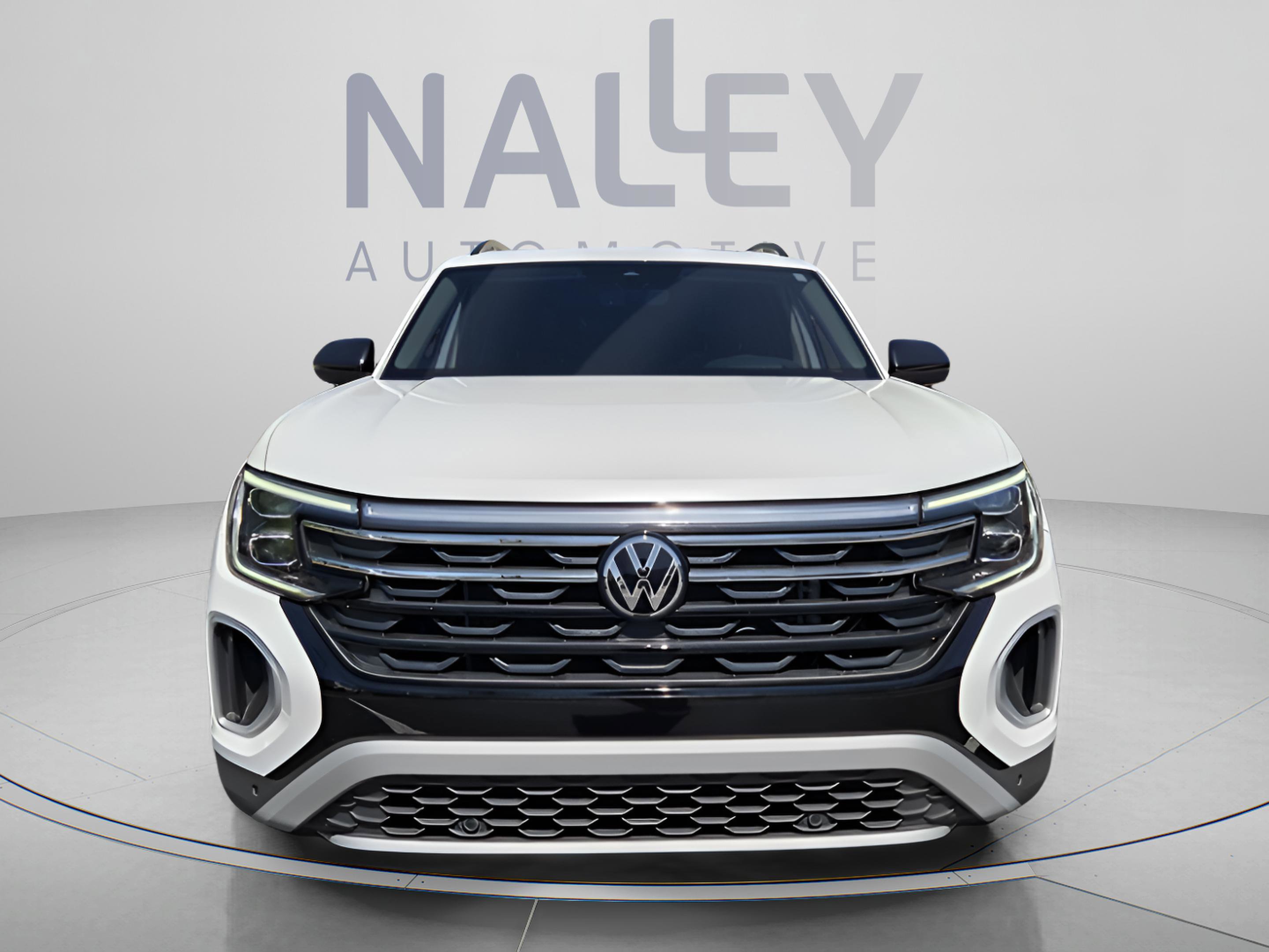 Used 2024 Volkswagen Atlas Peak Edition SEL image 8