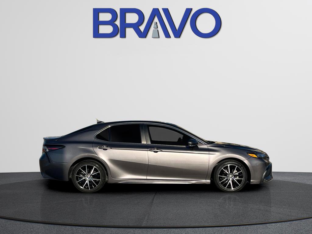 Used 2023 Toyota Camry SE FWD image 4