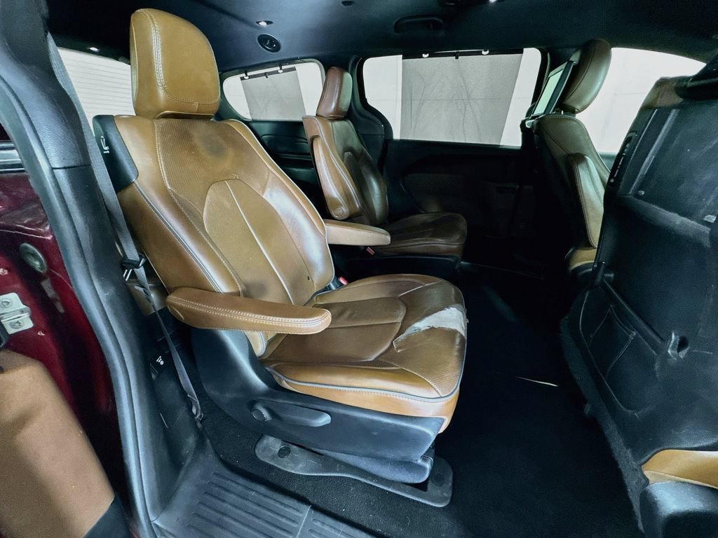 Used 2020 Chrysler Pacifica Limited FWD image 36