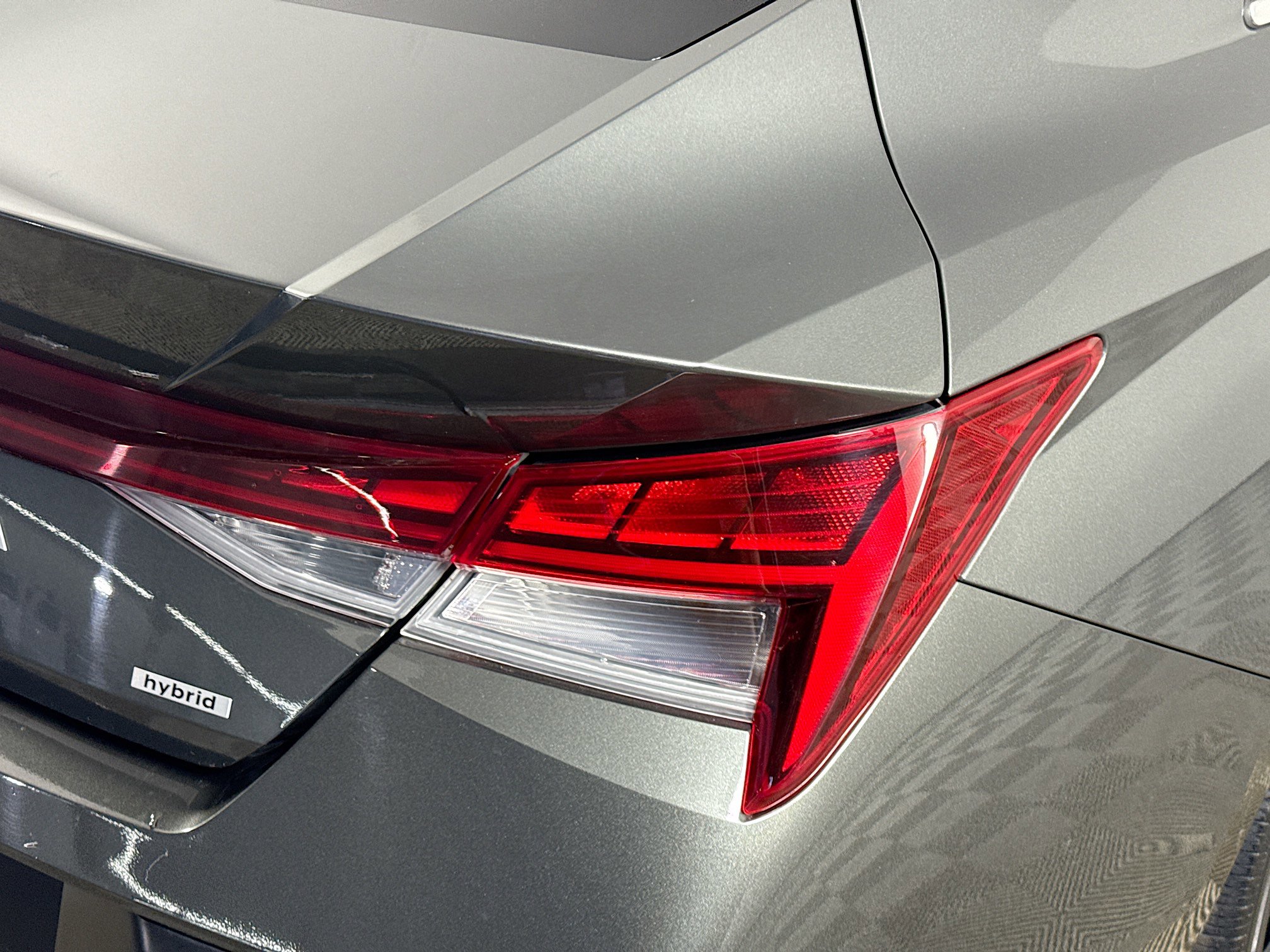 Used 2024 Hyundai Elantra Limited image 34