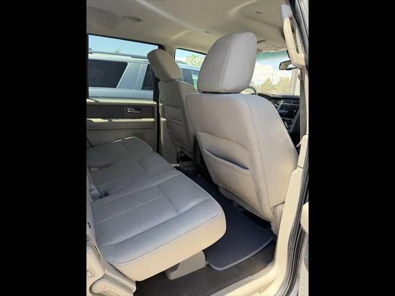 Used 2011 Ford Expedition EL XLT RWD image 18