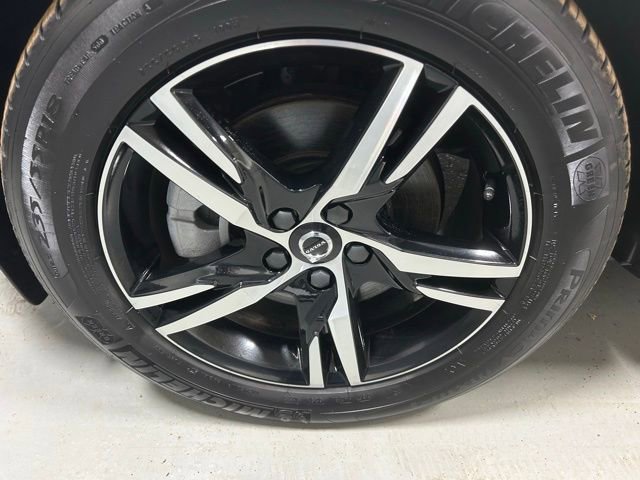 Used 2025 Volvo XC40 B5 Core AWD/4WD image 5