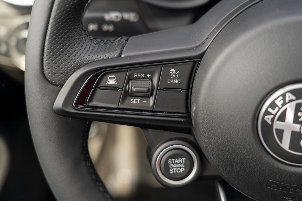 New 2025 Alfa Romeo Giulia w/ Veloce Package Rwd image 27