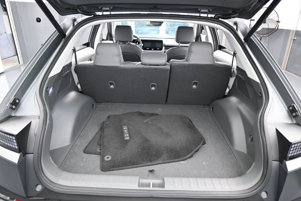 Used 2025 Hyundai Ioniq 5 SEL RWD image 44