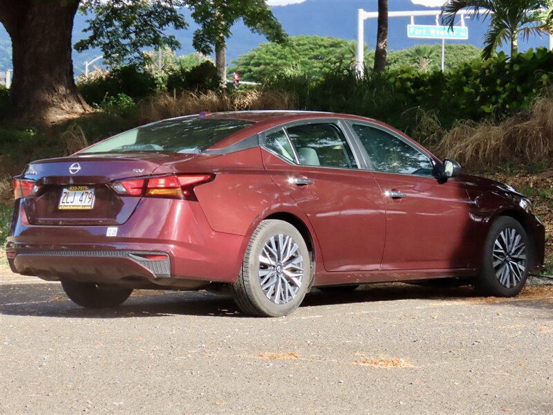 Used 2024 Nissan Altima 2.5 SV FWD image 6