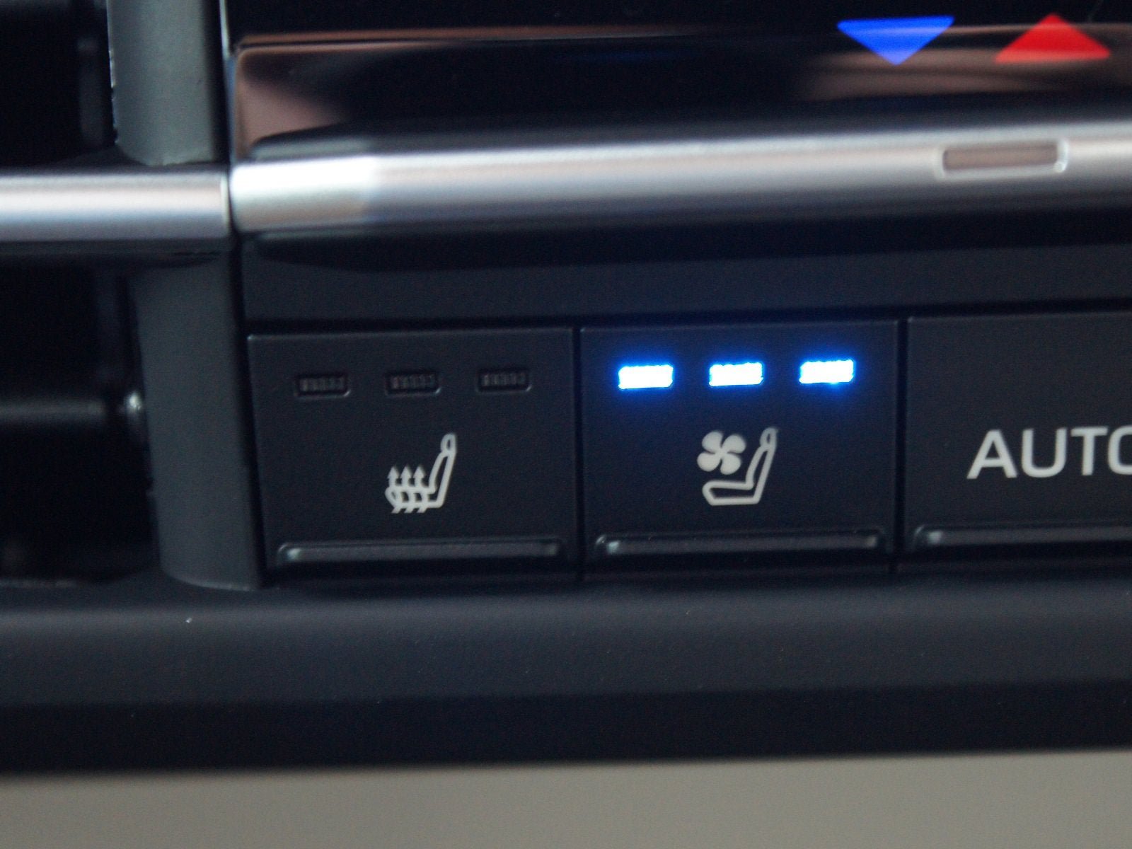 New 2026 Toyota Sienna Platinum AWD/4WD image 18