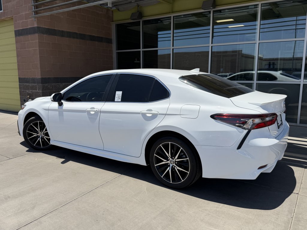 Used 2024 Toyota Camry SE FWD image 5