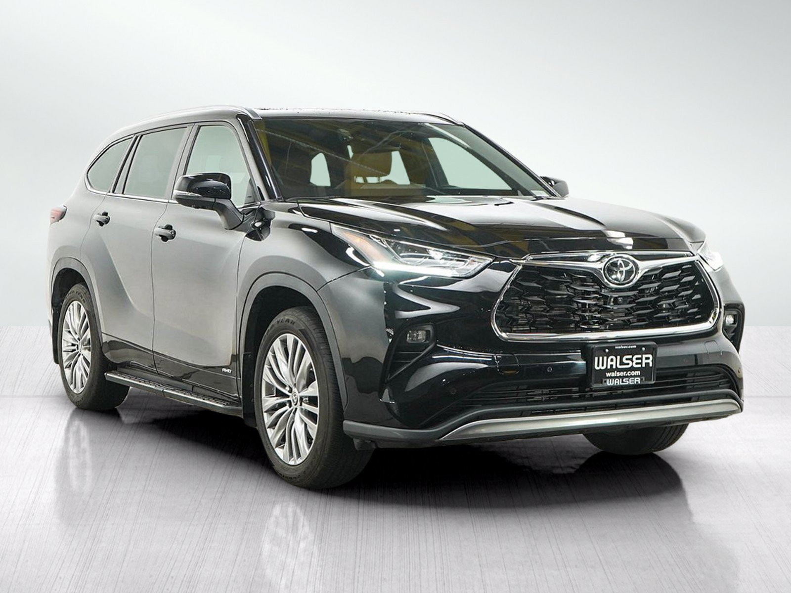 Used 2025 Toyota Highlander Platinum AWD/4WD image 7